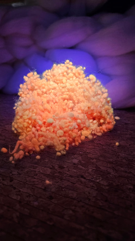 ORANGE GLOW - hand-dyed uv reactive fine wool nepps for fiber blending and felting - 1 oz | 28 g