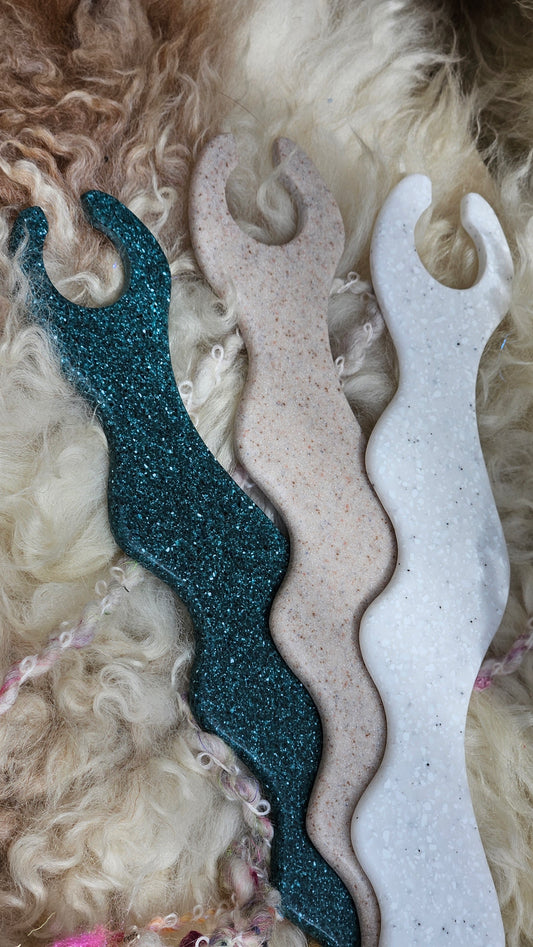 WAVY WAVING SHUTTLE STICK - create weavy textures in your weavings - handmade in Corian (choose your color)