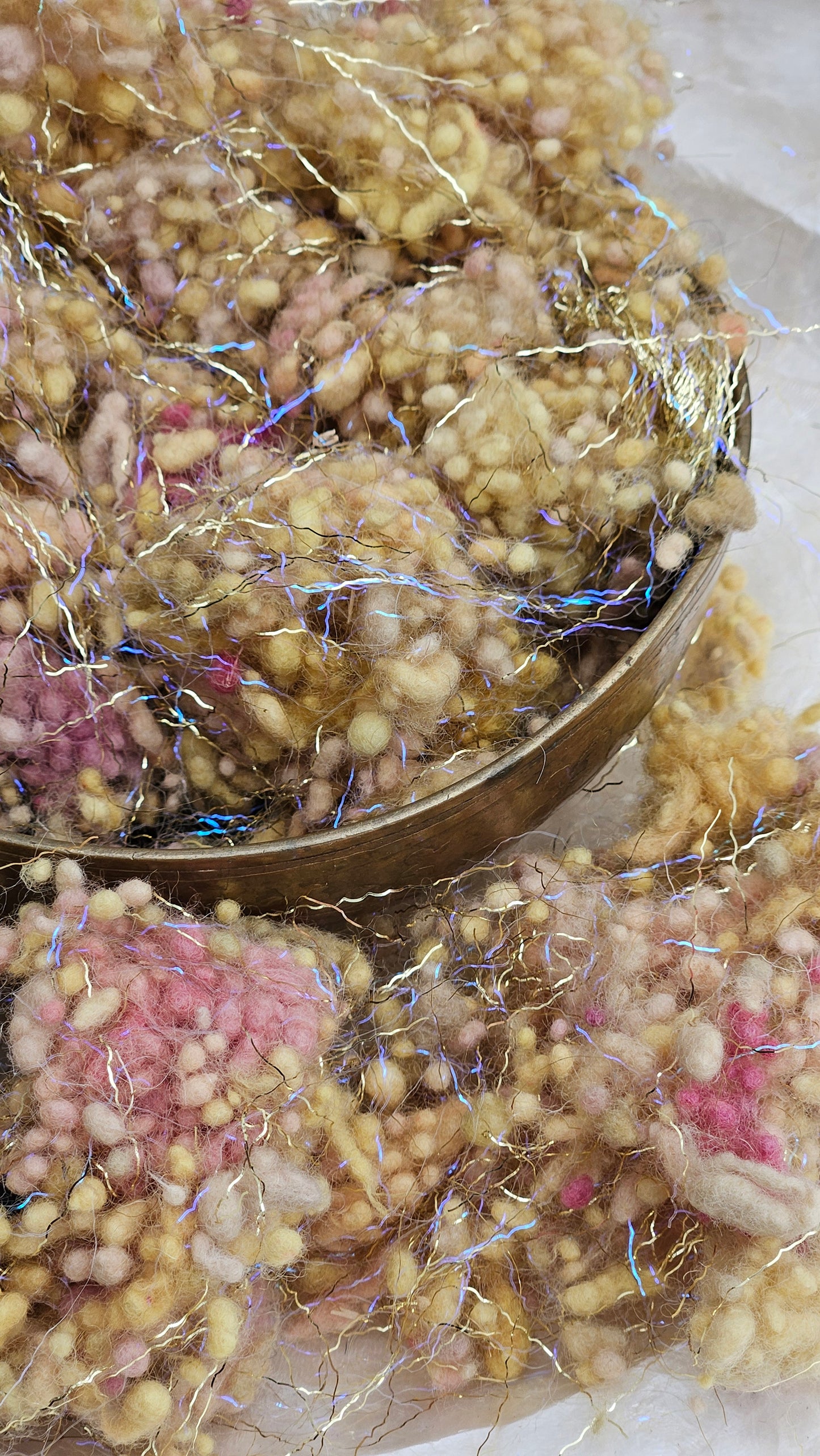 MAINZ GOLD - hand-dyed fine wool nepps with Angelina sparkle for fiber blending and felting - 1 oz | 28 g