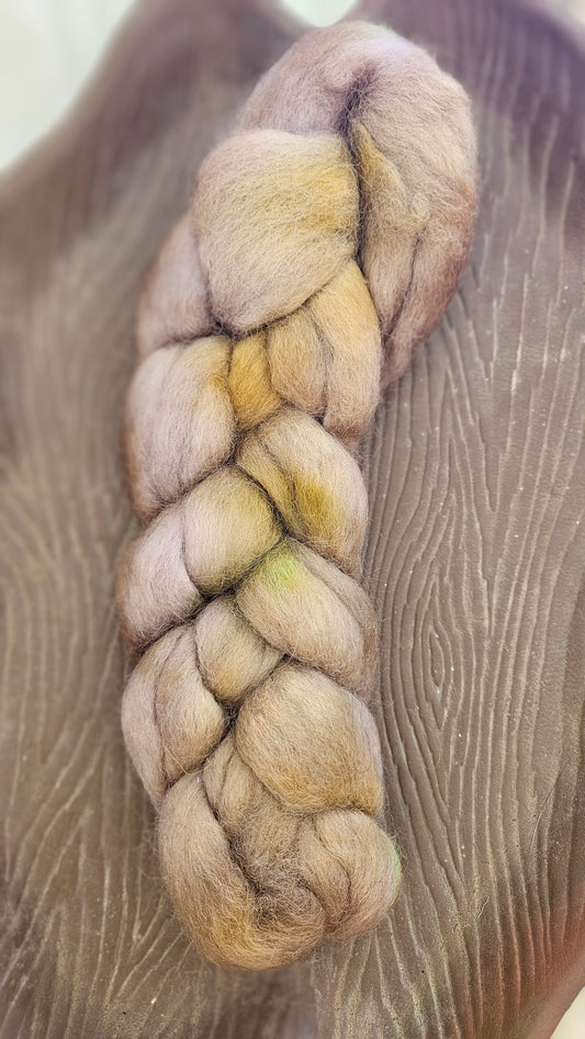 Hand-dyed Luxe Longwool Roving for felting and spinning - 2.7 oz | NU10