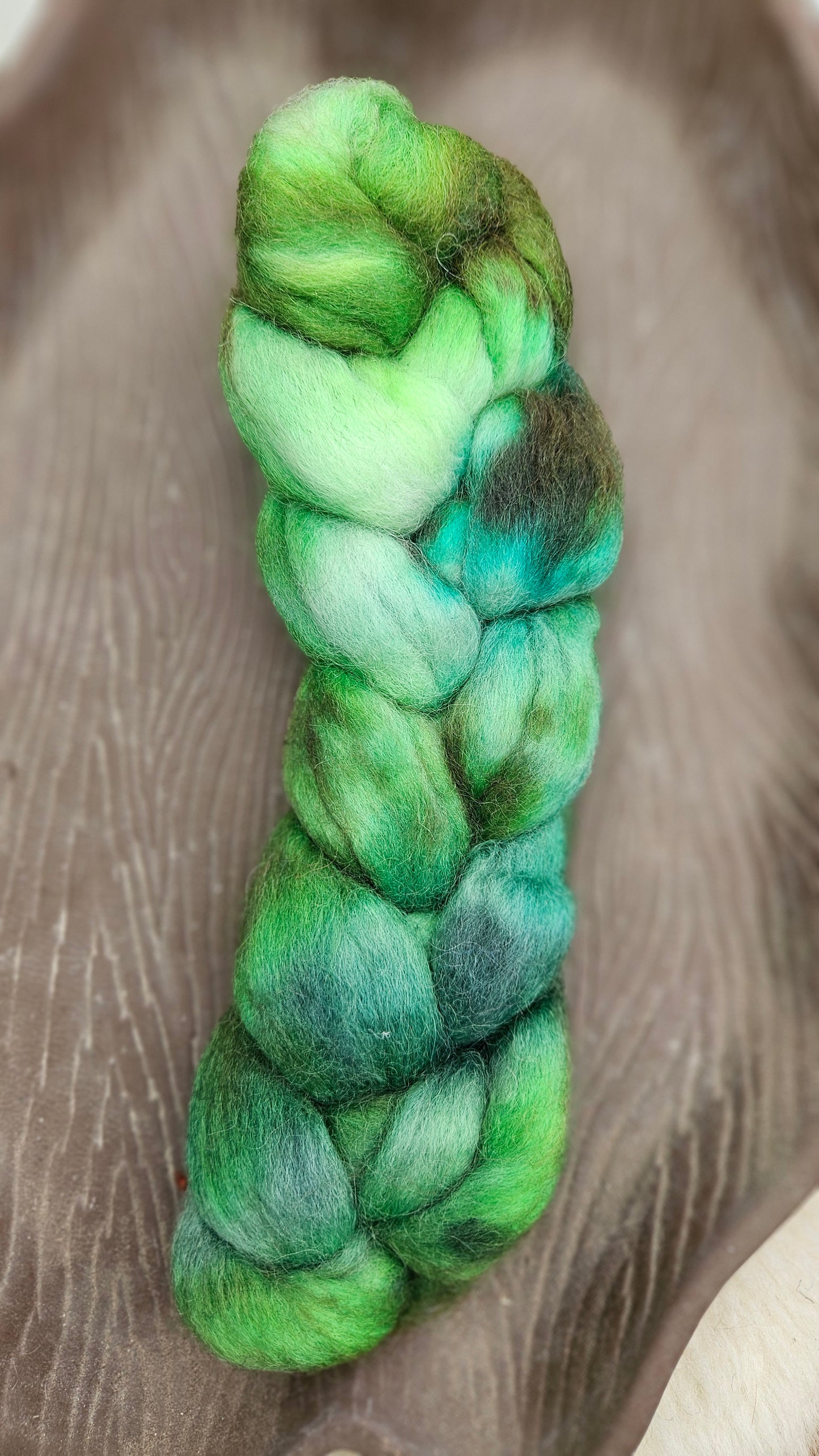 Hand-dyed Luxe Longwool Roving for felting and spinning - 2.8 oz | GR10