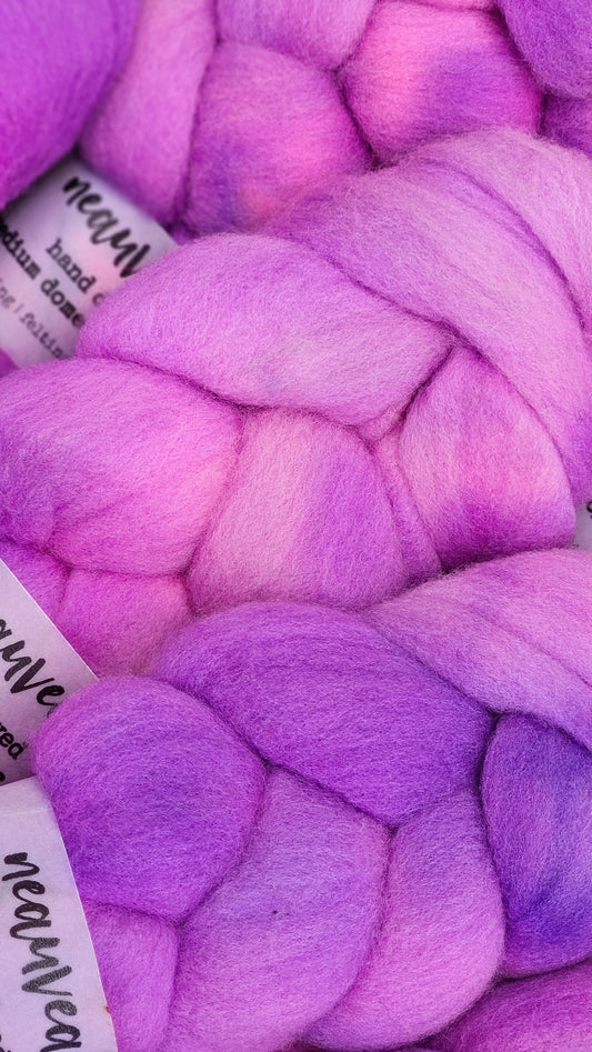 Cockatoo - hand dyed domestic wool roving for felting and blending - 2 ounces | 57 grams