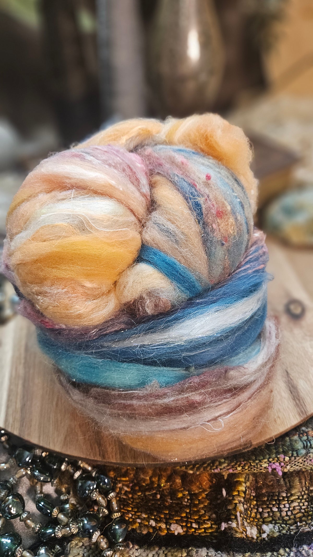 Shaniko Wool Silk Flax Neauveau Art Batt 900 - 3.7 oz