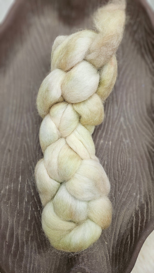 Hand-dyed Luxe Longwool Roving for felting and spinning - 2.7 oz | GR01