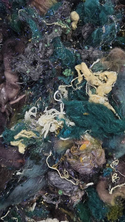 IVY - limited edition Mucha Art Nouveau inspired alpaca bamboo texture mix for fiber blending and felting - 3 oz | 85 g