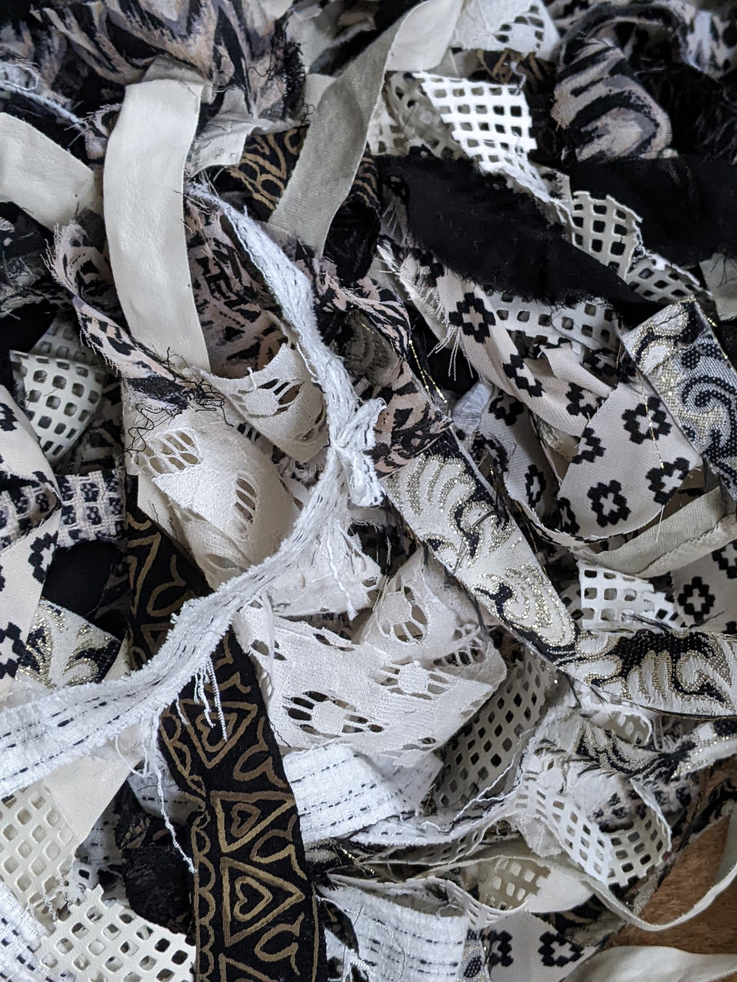 BLACK & WHITE - hand-cut ribbons from recycled fast fashion for weaving - 6 oz | 170 g