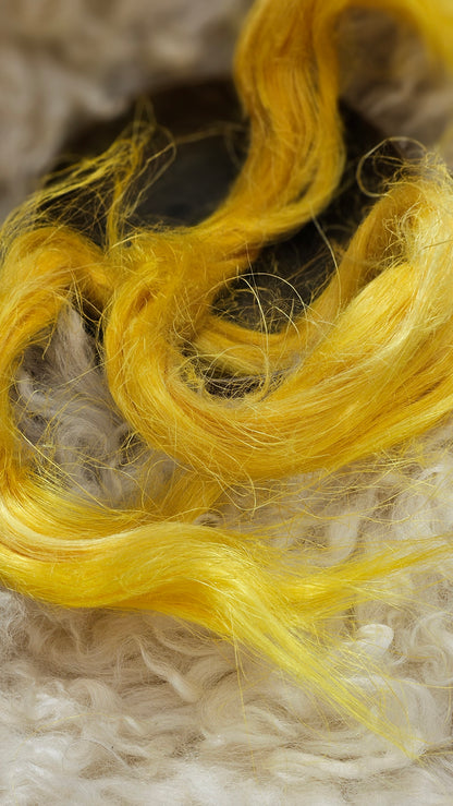 CHAMOMILE Dyed Flax Linen Roving - 1 ounce