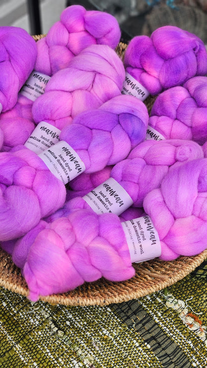 Cockatoo - medium wool roving for spinning & felting - 2 ounces | 57 grams
