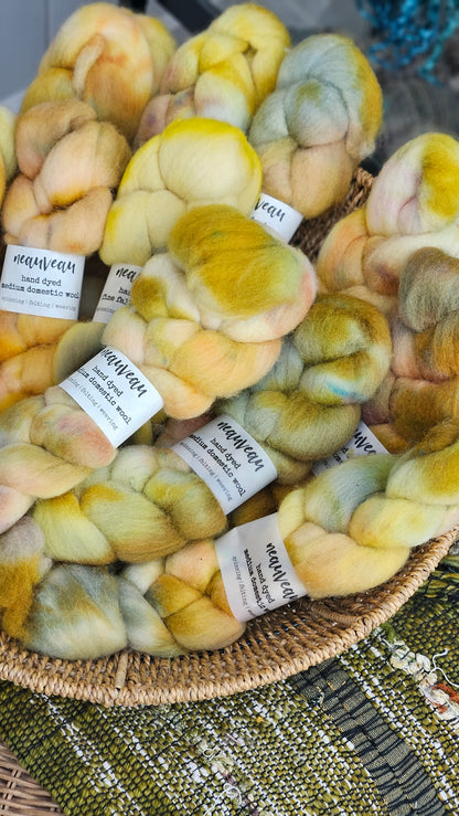 Hummingbird - medium wool roving for spinning & felting - 2 ounces | 57 grams