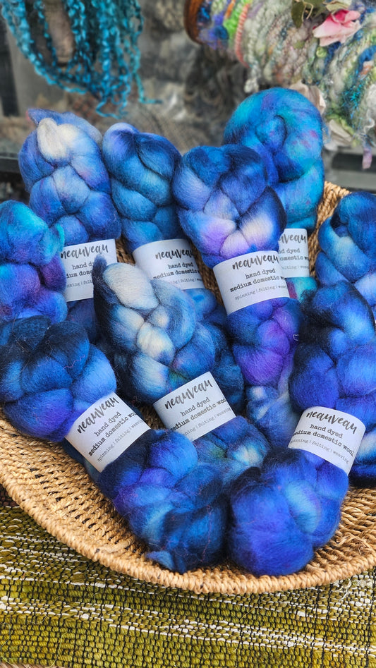 Pelican - hand dyed domestic wool roving for felting and blending - 2 ounces | 57 grams
